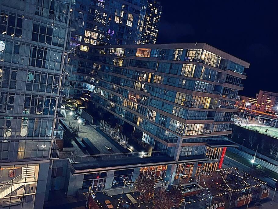 Stunning Condo Wit Amazing View 5Mins From Cntower Τορόντο Εξωτερικό φωτογραφία
