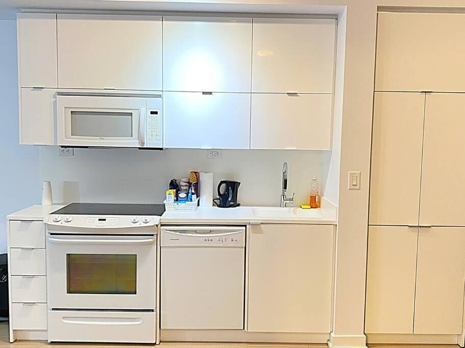 Stunning Condo Wit Amazing View 5Mins From Cntower Τορόντο Εξωτερικό φωτογραφία