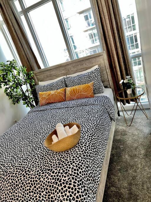 Stunning Condo Wit Amazing View 5Mins From Cntower Τορόντο Εξωτερικό φωτογραφία