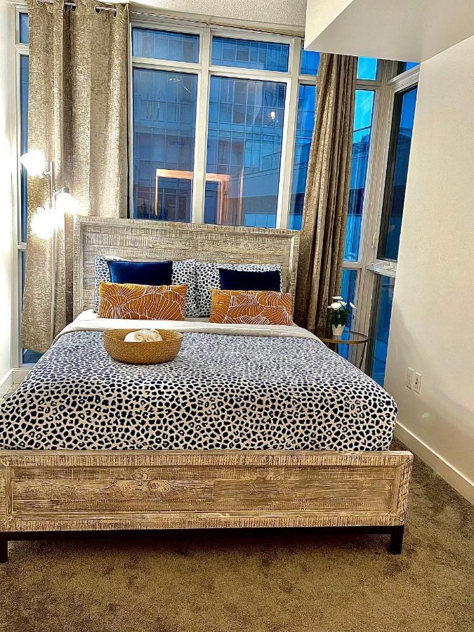 Stunning Condo Wit Amazing View 5Mins From Cntower Τορόντο Εξωτερικό φωτογραφία